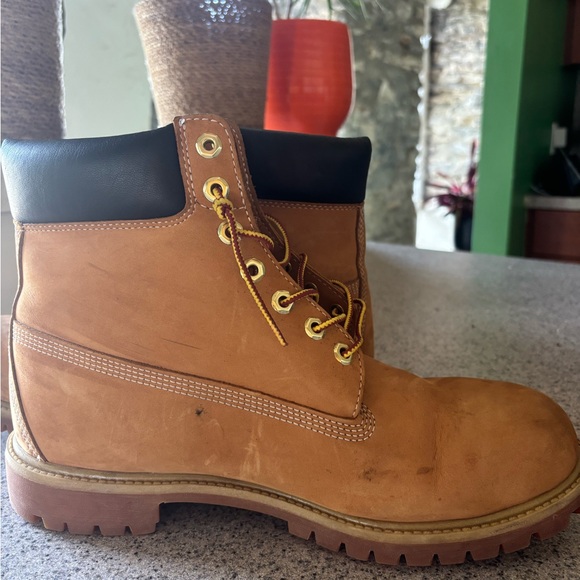 Timberland Tan and Black Boots with Nubuck Leather and Lug Sole - Picture 6 of 10